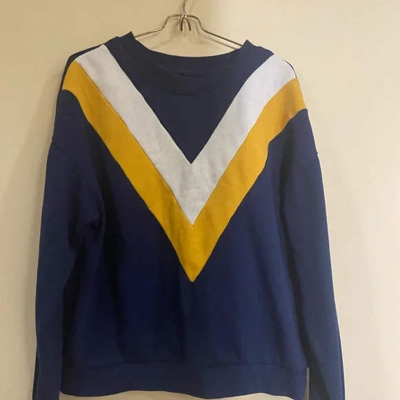 Crewneck - Picture 1 of 2